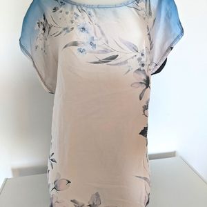 💎NWT, Floral Satin T-shirt / Top Size M